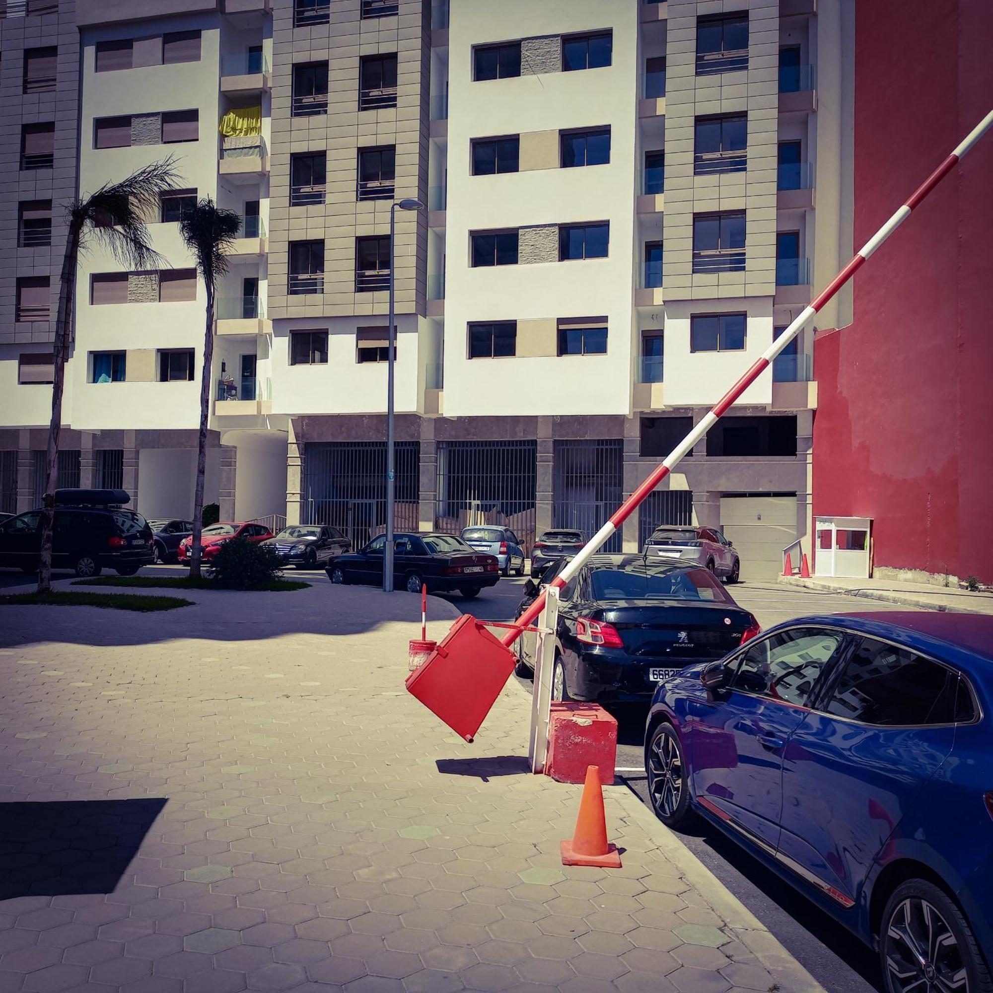 Super Apartement Totalement Neuf Et Climatise A Cote Du Centre Commercial Marjane M2 Tanger Luaran gambar